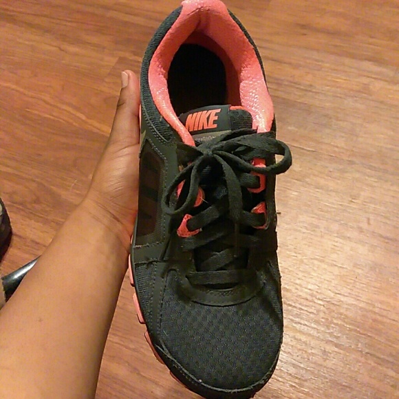 Nikes - Picture 7 of 7